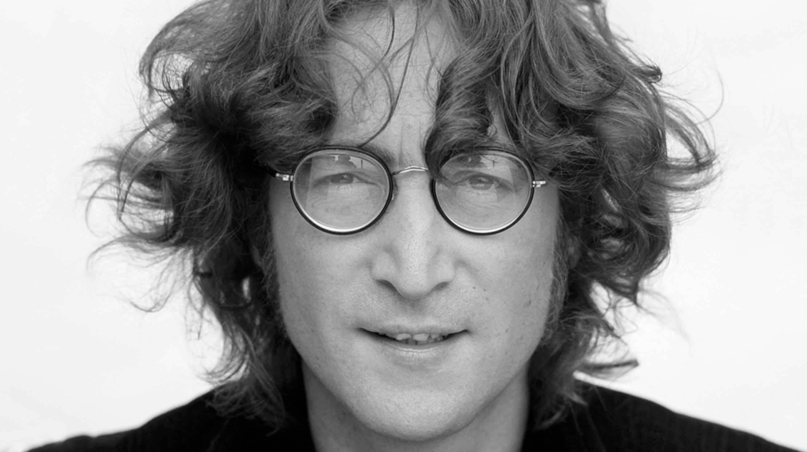 ۱۸ مهر ماه زادروز John Lennon یکی از اعضای اصلی گروه بیتلز و برنده اسکار (۱۹۴۰ تا ۱۹۸۰).