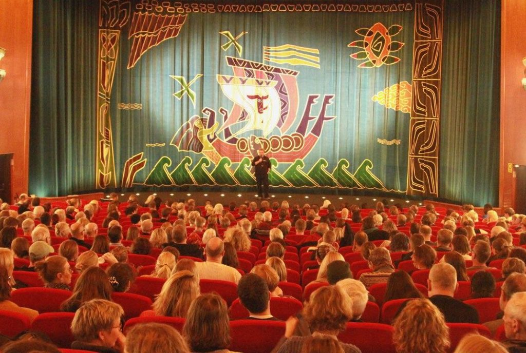 استقبال تماشاگران از «سایه‌هاى بى‌خورشید» در جشنواره فیلم گوتبورگ سوئد