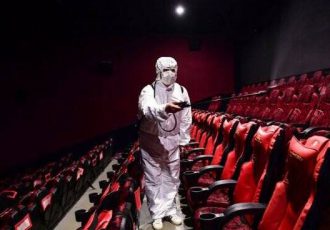 کارکنان سینماها برای بازگشایی سالن‌ها آموزش می‌بینند/ آماده برای اکران بی‌خطر