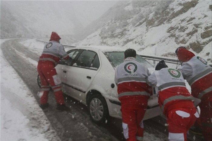 امدادرسانی به ۱۶۶۹ آسیب دیده از برف و کولاک در ۱۳ استان