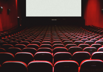 سینماها بالاخره به مشاغل گروه ۲ کرونا منتقل می‌شوند/ پایان تعطیلی‌ها