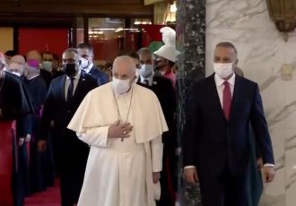 پاپ فرانسیس رهبر کاتولیک های جهان وارد عراق شد
