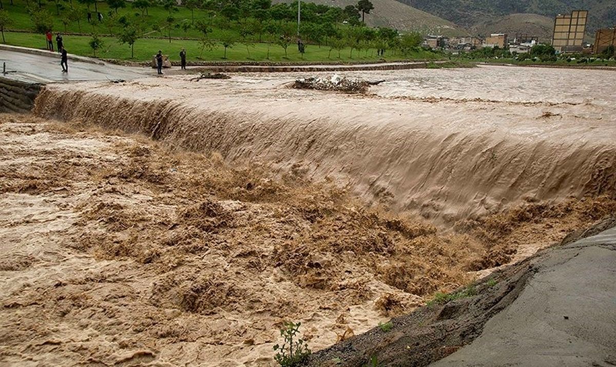 وقوع سیلاب در ١۶ استان کشور/ انتقال ۱۷۹ نفر به مناطق امن